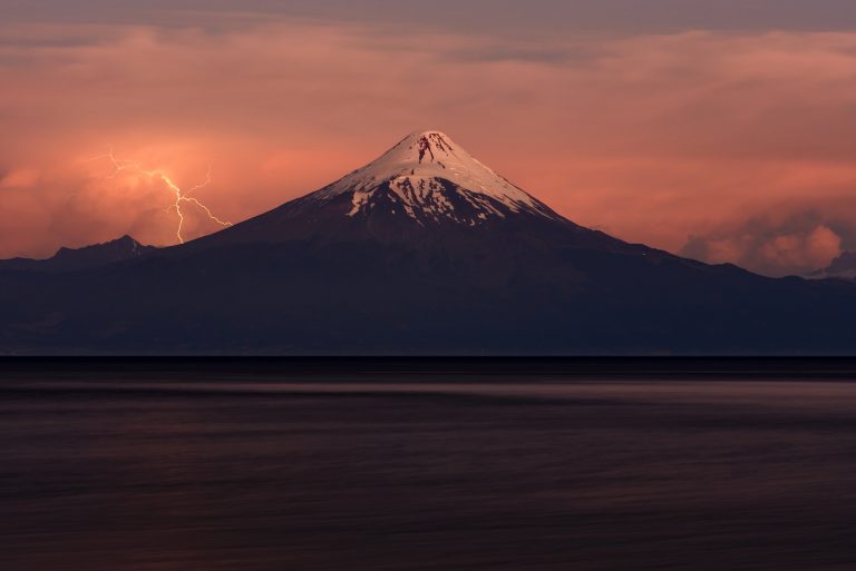 Confirman muerte de excursionista que cayó a profunda grieta en el volcán Osorno