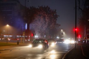 Alerta en la RM: Niebla y pavimento resbaladizo complican tránsito en Pudahuel, Maipú y Cerrillos