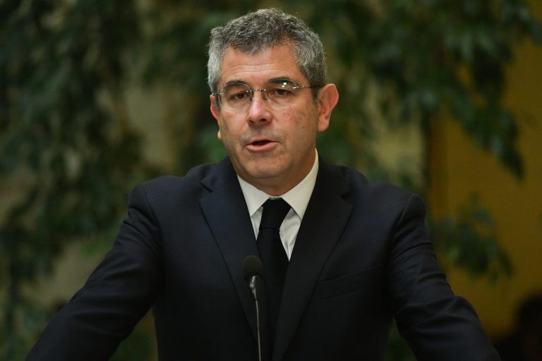 Subsecretario Jouannet anuncia plan para revertir caída de carabineros: 