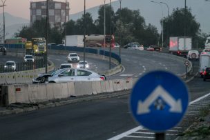 Colisión de vehículos genera restricción de pista y congestión en General Velásquez