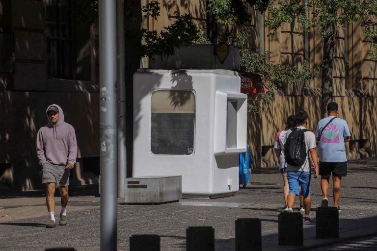 Marcha estudiantil provoca cortes y desvíos de tránsito en Alameda este jueves: conócelos acá