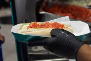 ¡A prepararse! Reconocida tienda celebrará el Día del Completo con masiva promoción 2x1