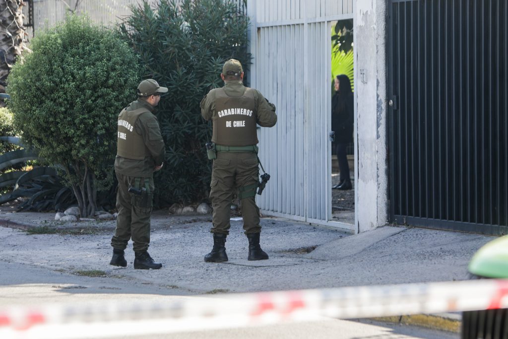 Sujetos usaban peluca para cometer delitos: Carabineros los detuvo en Cerro Navia