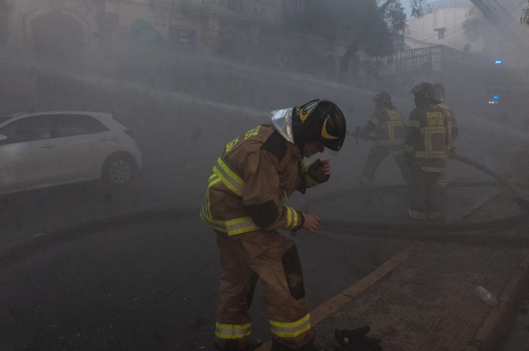 Alerta de humo en Mall Plaza Los Dominicos genera cortes de tránsito en Las Condes