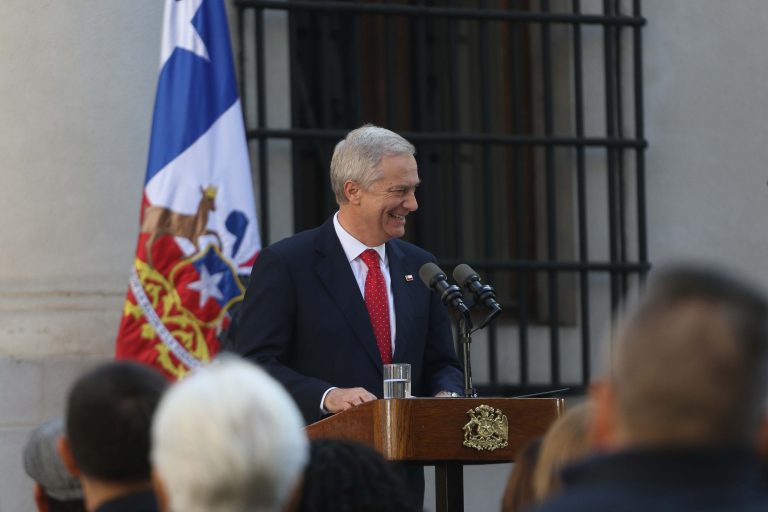 Presidente Kast se reúne con 100 directores de colegios: 