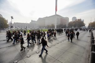 Alameda vuelve a estar habilitada tras desvíos por marcha estudiantil en Santiago