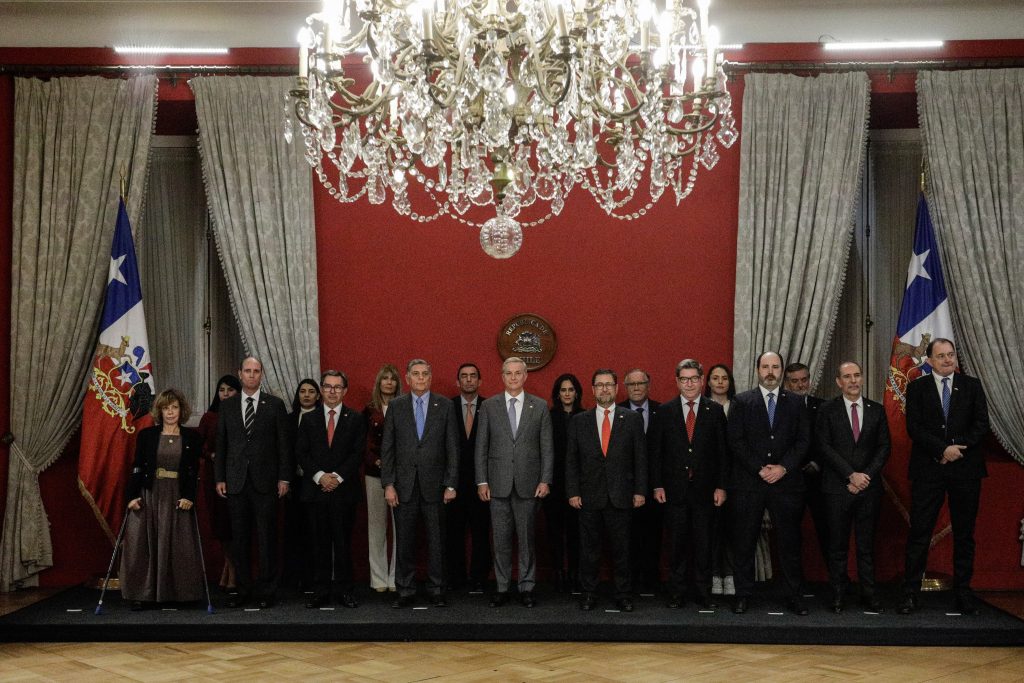 Nuevos biministros Arrau, Alvarado y De Grange asumen responsabilidades y abordan desafíos