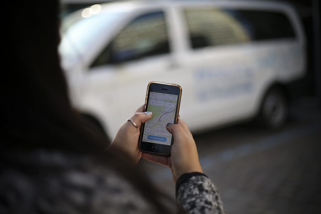 Nueva opción en aplicación de transporte permite a mujeres elegir con quién viajar
