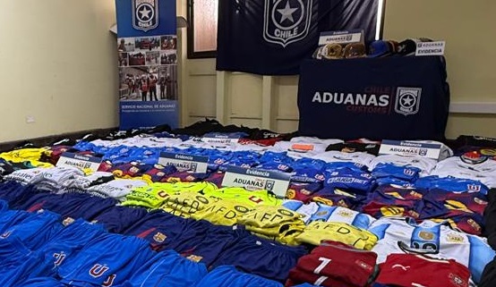 Aduanas se adelanta a falsificaciones por Mundial de Fútbol con capacitaciones de la FIFA