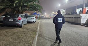 Se encontraba en complejo deportivo: Hombre fallece tras recibir disparo de desconocido