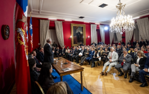 Presidente Kast se reúne con 130 alcaldes para abordar desafíos territoriales y fortalecer la coordinación