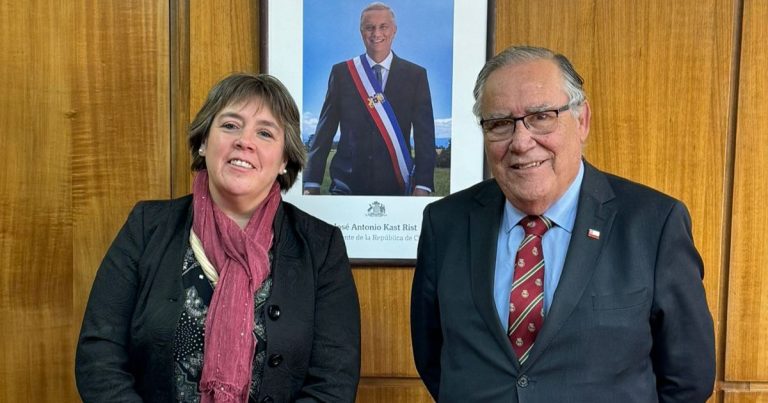 Consejo del Salmón y ministro de Agricultura fortalecen encadenamientos productivos entre agro y salmonicultura