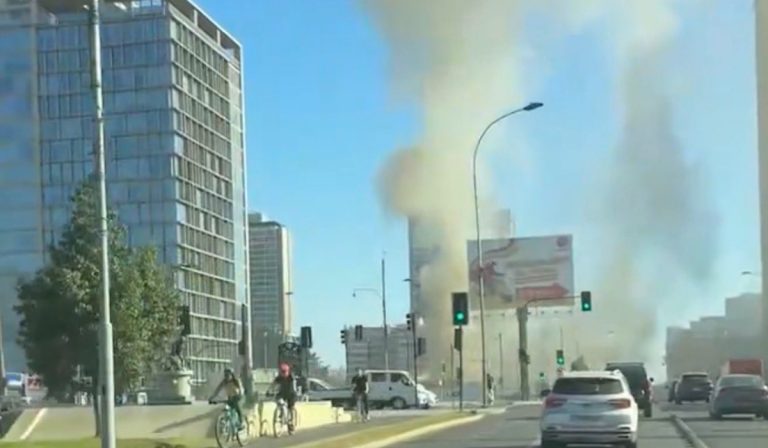 Alerta en Estación Central: incendio genera problemas de tránsito en plena Alameda