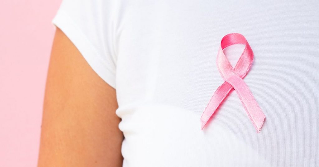 Lanzan clínicas móviles para detectar cáncer de mama y reforzar prevención en todo Chile