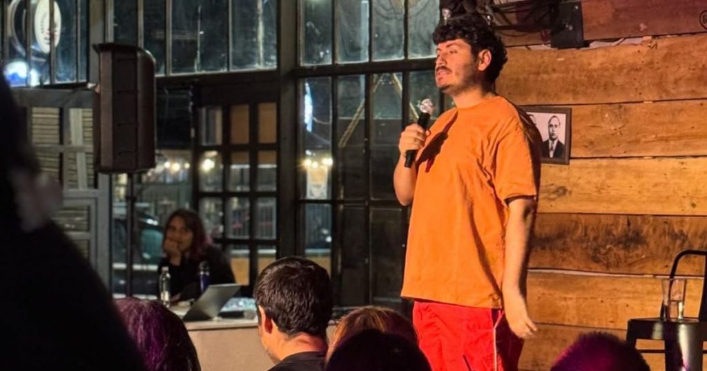 “Me siento vacío y desgarrado”: comediante chileno confirma la muerte de su padre con emotivo mensaje