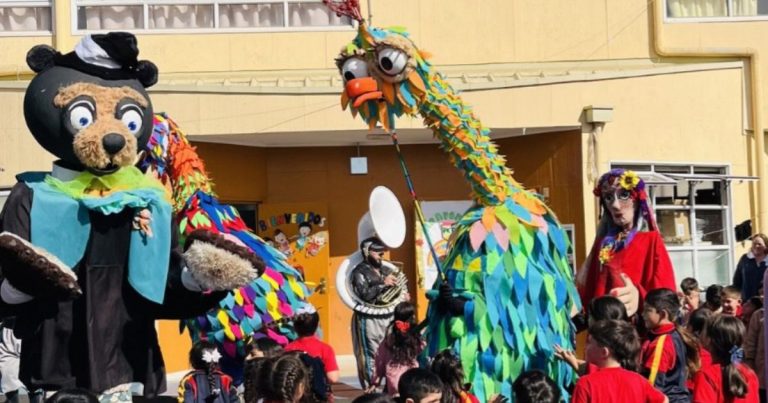 Talleres gratuitos de marionetas gigantes llegarán a barrios de Santiago