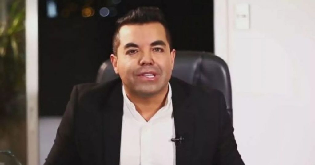 “Trabaja floja”: empresario Iván Martínez explotó tras amenaza de funa de su hija