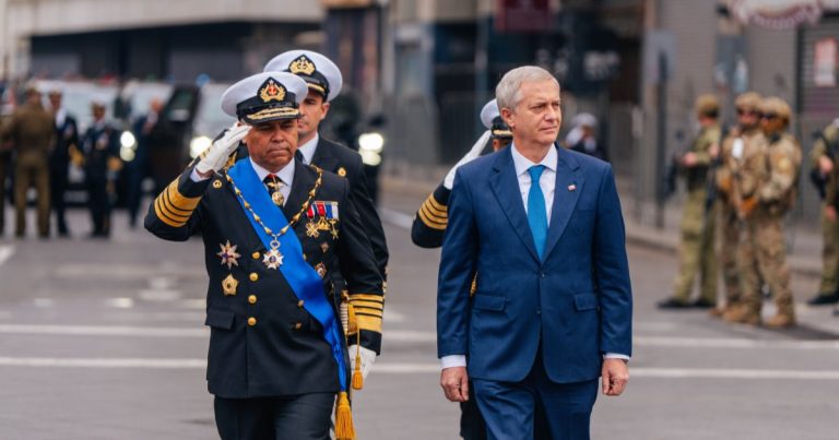 Presidente Kast llama a 