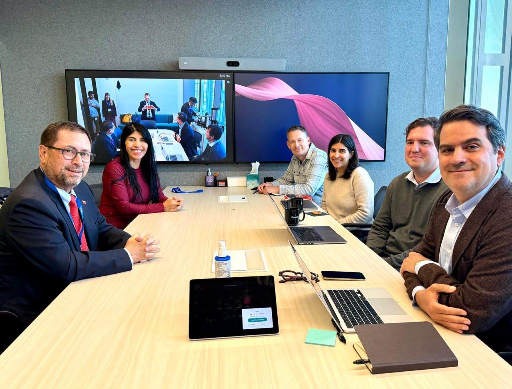 Canciller y ministra de Ciencia cierran visita a EE.UU. para posicionar a Chile como hub digital