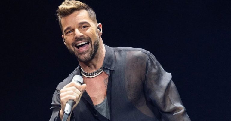 Lanzan gas lacrimógeno en pleno concierto de Ricky Martin y show debió ser interrumpido
