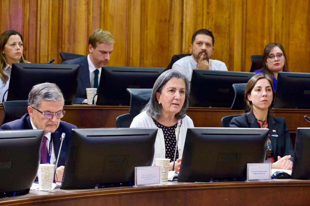 Minsal logra reducir ajuste fiscal de 3% a 2,5%: no habrá recortes y apunta a eficiencia del gasto