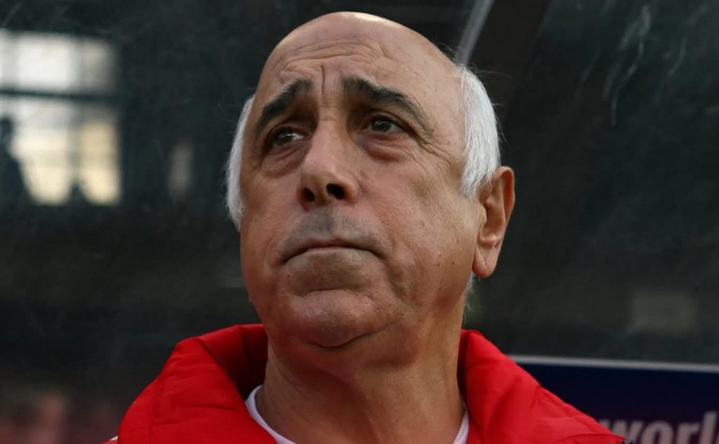 Nelson Acosta ingresó a urgencia de clínica en Rancagua