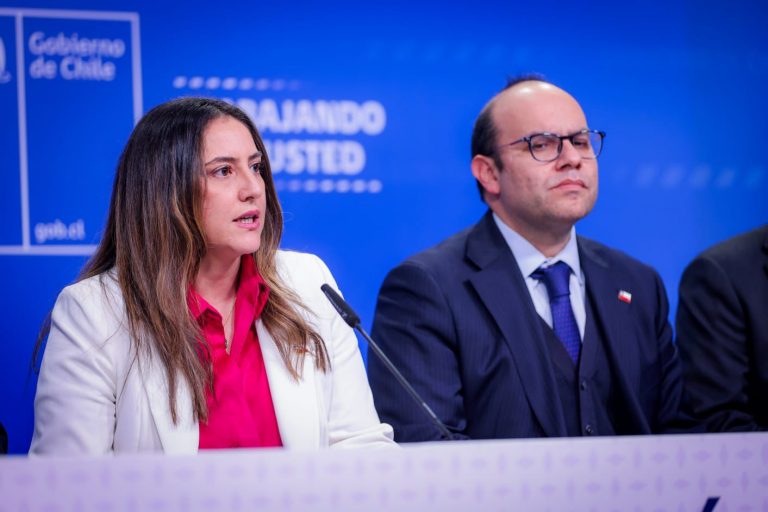 Mega auditoría del Gobierno detecta deuda traspasada de US$3.200 millones por pagos postergados