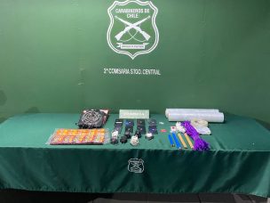 Detienen a sujetos que lanzaban celulares y alimentos al interior de Santiago 1
