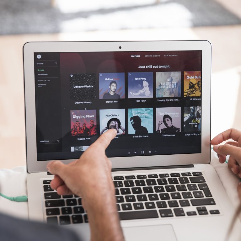 Spotify revela histórico crecimiento de la música chilena: superó los US$100 millones