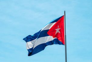 EE.UU. ofrece histórica ayuda de USD 100 millones a Cuba y La Habana abre la puerta a negociaciones