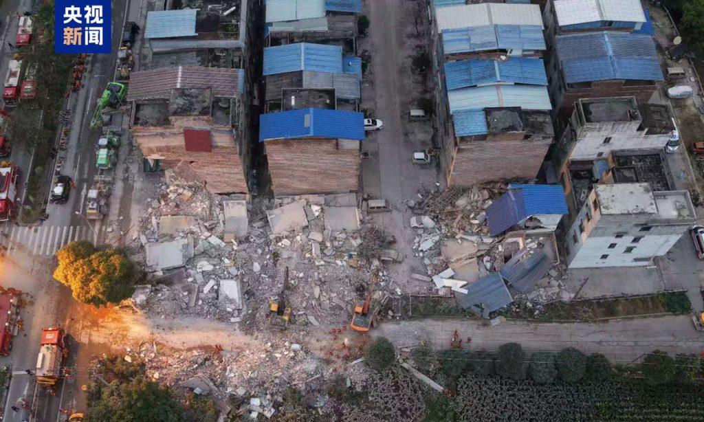 Terremoto en China derrumba 13 edificio dejando desaparecidos y al menos dos muertos