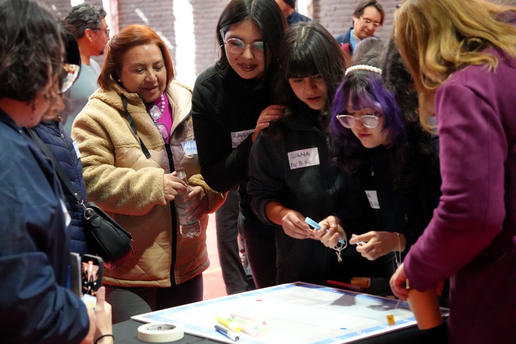 “Mapea tu Escuela”: SLEP Santiago Centro y UC lanzan iniciativa para priorizar inversiones en colegios