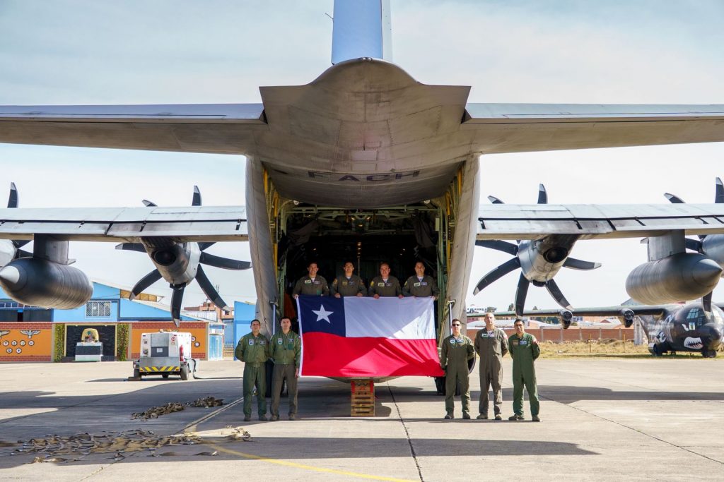 Fuerza Aérea de Chile realiza quinto vuelo humanitario con 9 toneladas de alimentos para Bolivia