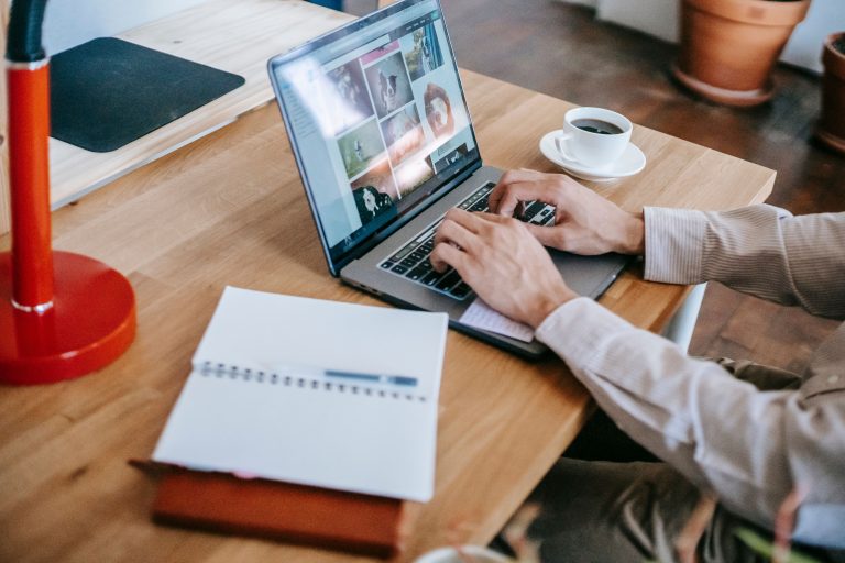 Dirección del Trabajo informa que casi 150 mil personas trabajan en teletrabajo y a distancia
