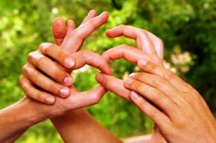 Tecnología que transforma sonidos en vibraciones busca fortalecer la inclusión de personas sordas en Chile