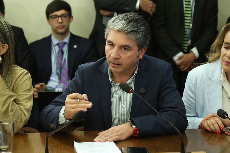 Diputado UDI apoya comisión investigadora para esclarecer paradero de niños haitianos