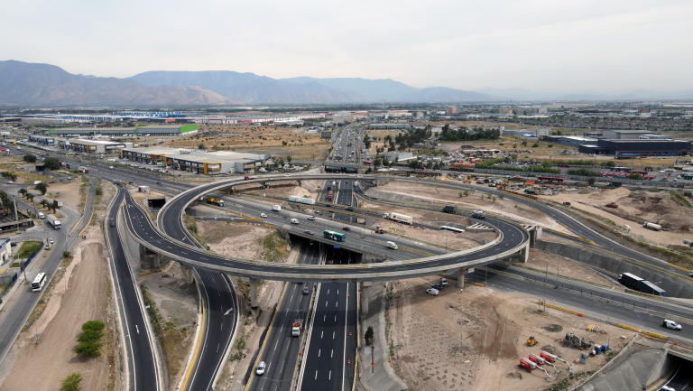 Para el fin de semana largo: Autopista Vespucio Norte ya tiene operativo enlace con Ruta 68
