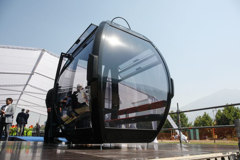 Teleférico Bicentenario de Santiago instala cabinas inteligentes y conectará Tobalaba con Ciudad Empresarial