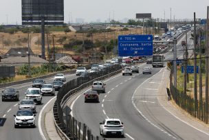 Atención conductores: cierran acceso de Costanera Norte a Ruta 5 Sur por caída de carga