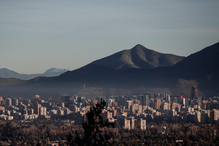 Nueva jornada de restricción vehicular: estas son las patentes que quedan fuera de circulación