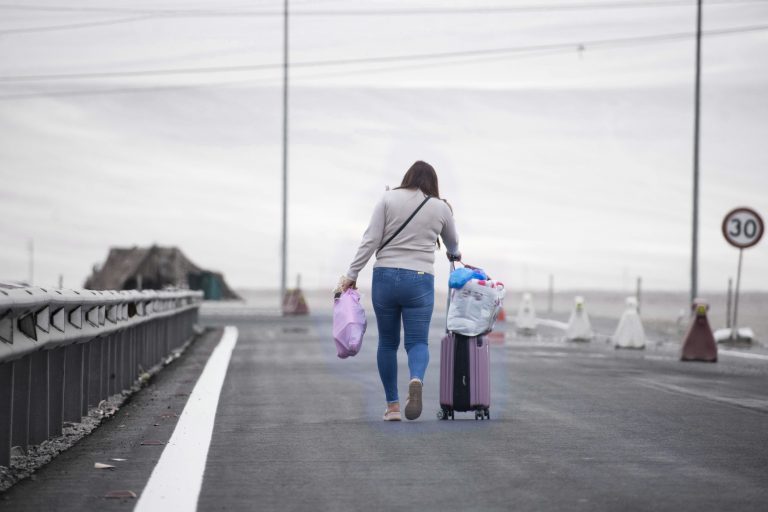 Kast anuncia Plan Retorno para incentivar salida de inmigrantes ilegales de Chile