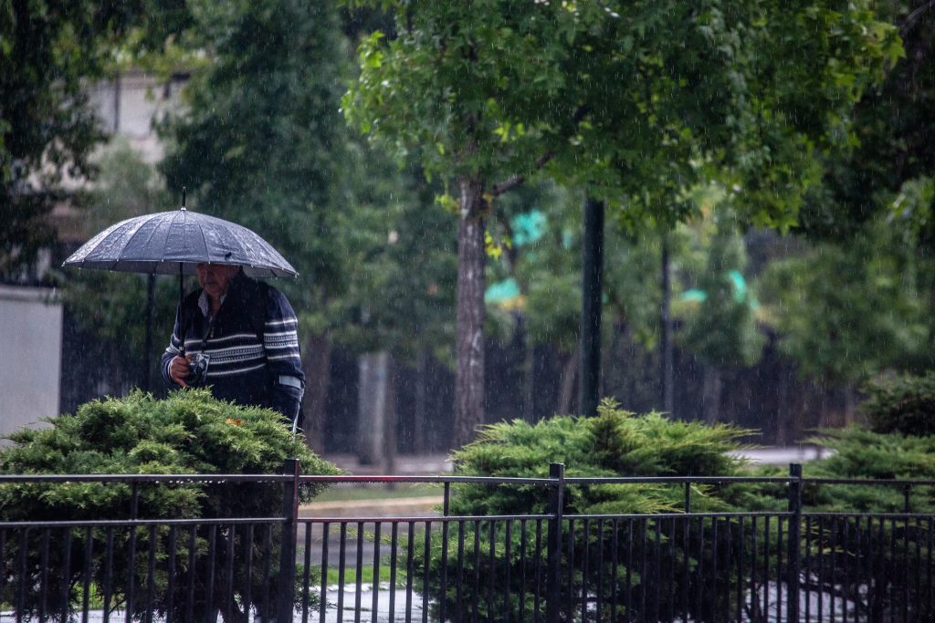 Atención Santiago: alertan por lluvias, viento y riesgo de remociones en masa en estas comunas