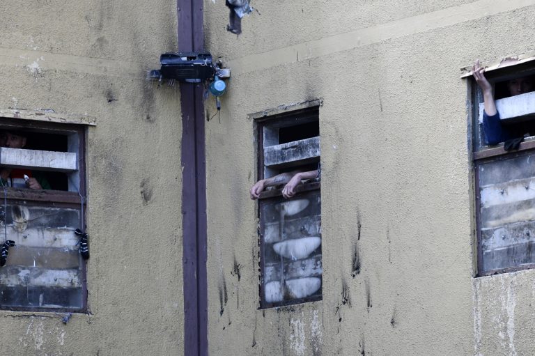 Contraloría detecta graves fallas de seguridad en cárcel de Aysén y pide sumario