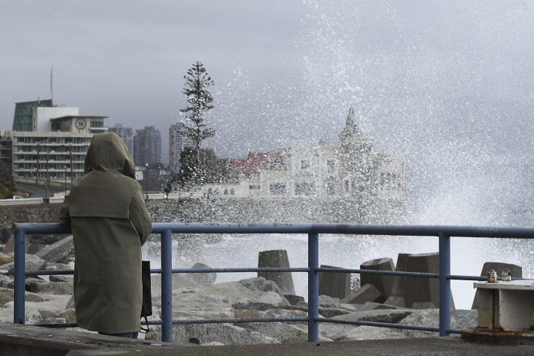 Marejadas afectarán gran parte de la costa chilena hasta el 30 de junio