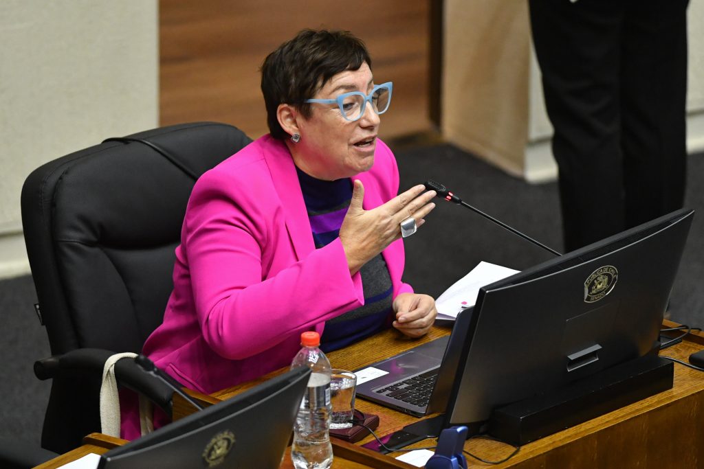 Beatriz Sánchez advierte “mecanismo de amedrentamiento” por cobros del CAE: “Me parece brutal”