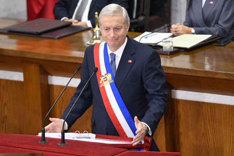 Criteria: Desaprobación a Kast cae un punto y 36% apoya el Plan de Reconstrucción Nacional