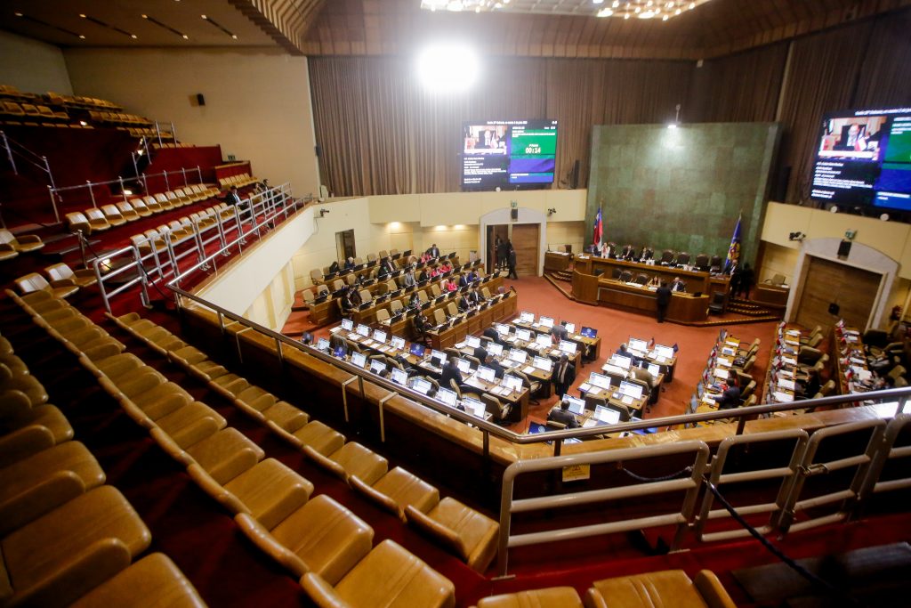 Comisión de Hacienda del Senado oficia a ministerio para reconsiderar recortes a hospitales públicos