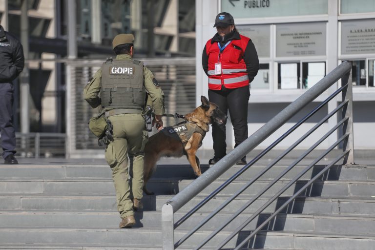 Solicitan al Gobierno presentar querella por Ley Antiterrorista tras amenazas de bomba en Santiago