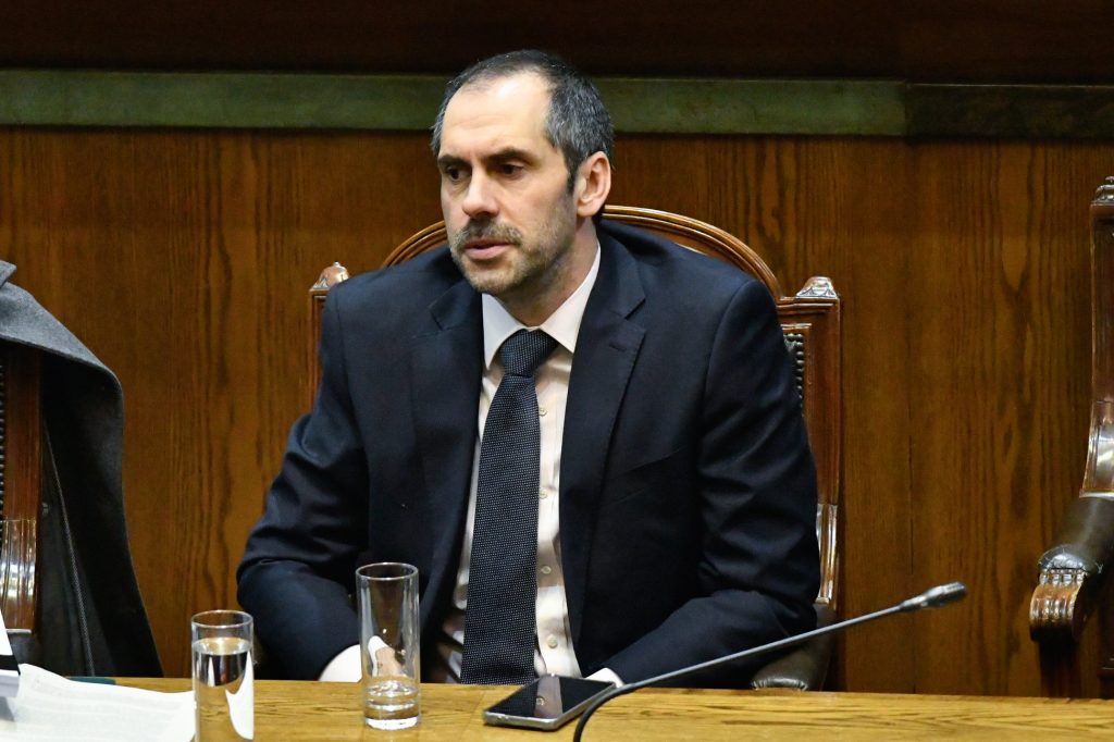 Grau enfrenta nuevo revés: acusación constitucional avanza al Senado tras votación en la Cámara