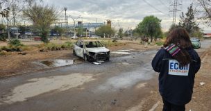 Balacera en Lo Espejo deja un herido grave y termina con vehículo incendiado en plena calle